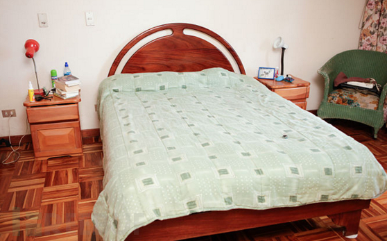 在开房时检查房间内有没有“偷窥摄像头”?-图片1