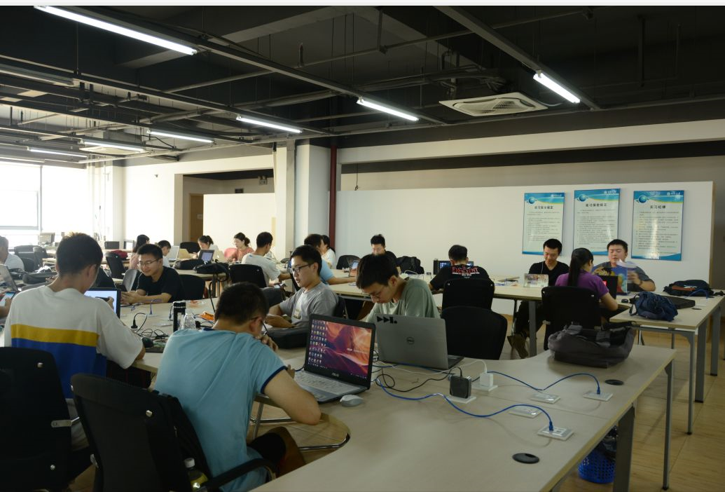中南大学信息安全专业学生实习实训圆满结束-第1张图片-网盾网络安全培训